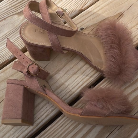 NEW- Parisian "Veron" Light Pink Fluffy Heels/Sandals Size 6 - Picture 2 of 15